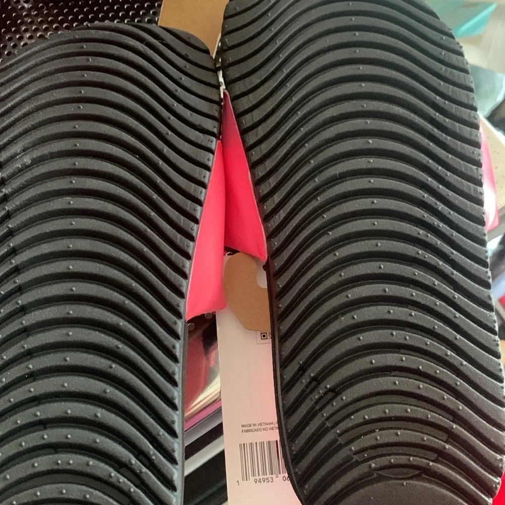 Nike slides